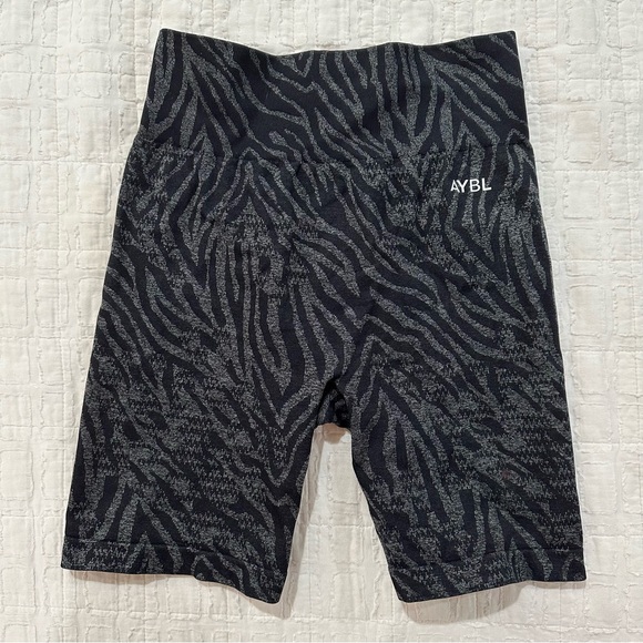 AYBL Evolve Seamless Animal Print Shorts - Picture 2 of 7